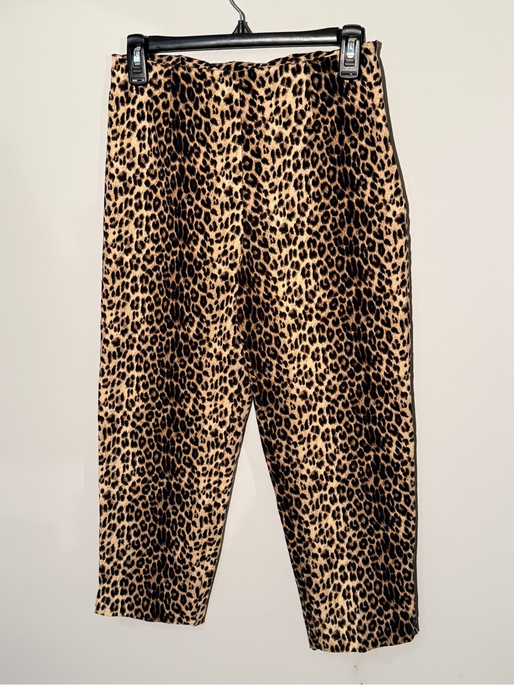 Vintage Leopard Print Capri Pants